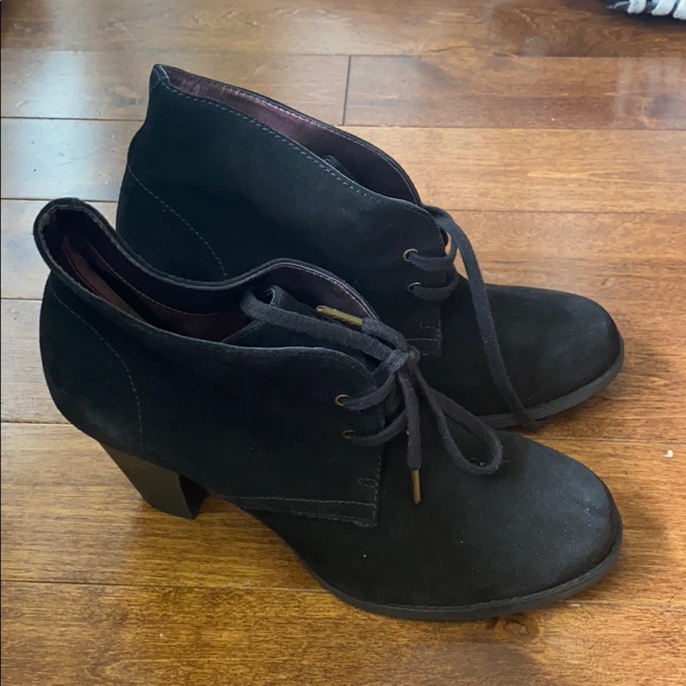 Lace ankle bootie
